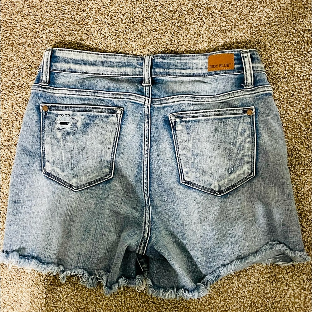 NWT Judy Blue shorts size large, equivalent to a size 12. Lots of stretch.